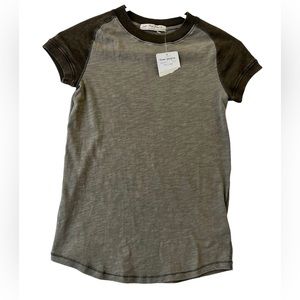 Free People  Tshirt size XS